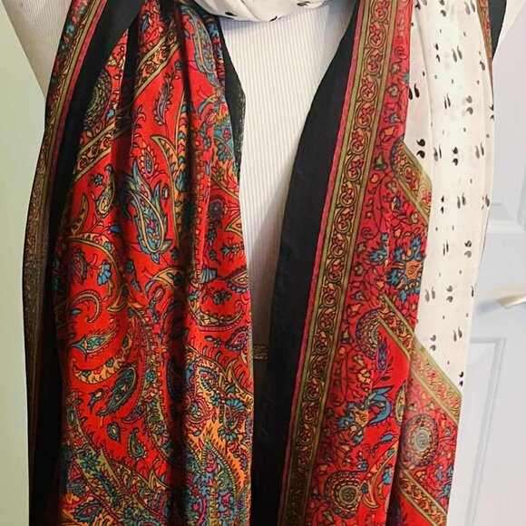 🌺 Vintage 100% Silk Oversized Scarf – Handmade in Spain - Picture 10 of 15